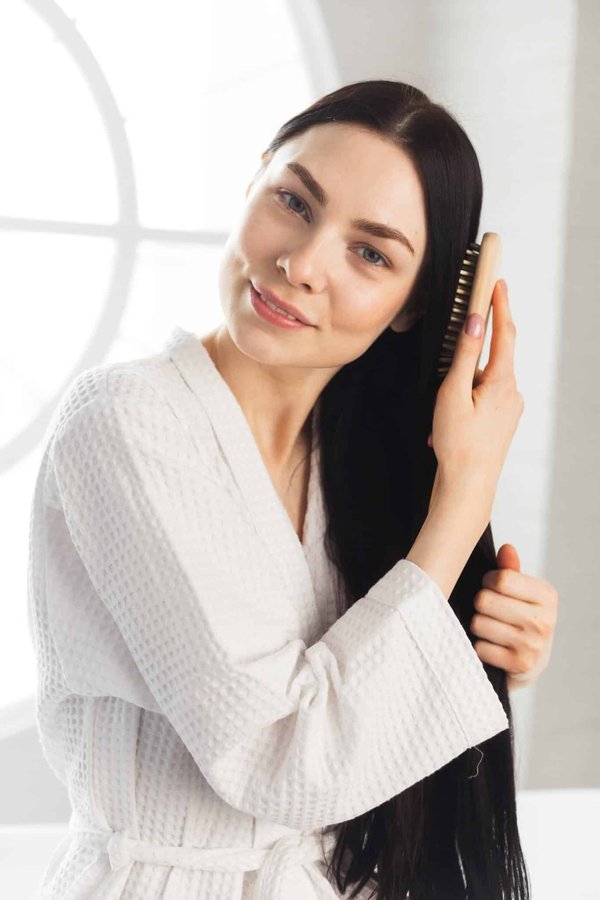 Comment avoir les cheveux brillant : les astuces efficaces