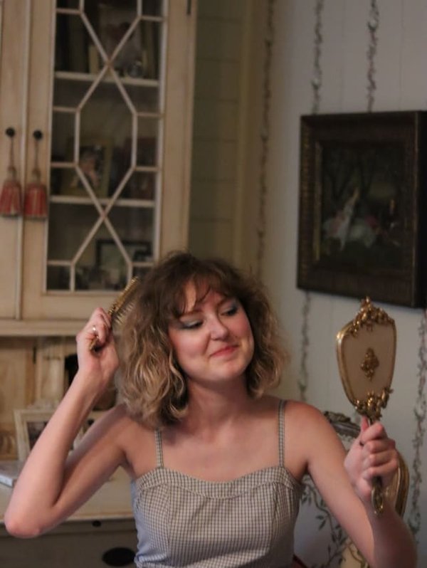 Quelles sont les meilleures techniques de brossage pour un cuir chevelu stimulé ?